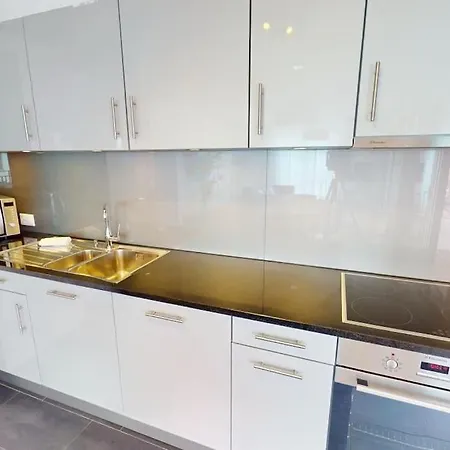 Bright & Contemporary 2-bed, 2-bath In Cds26-d13 * Nyon