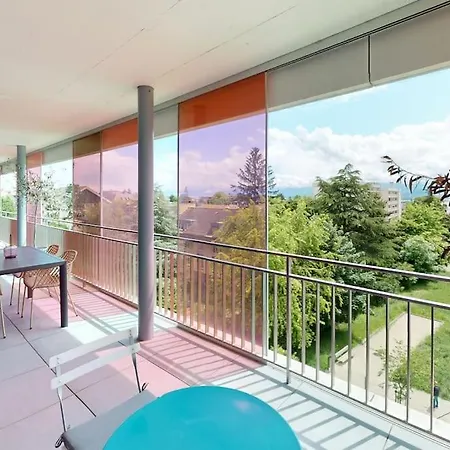 Apartment Bright & Contemporary 2-bed, 2-bath In Cds26-d13