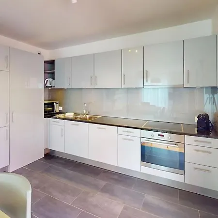 Bright & Contemporary 2-bed, 2-bath In Cds26-d13 Apartamento